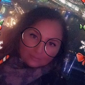 Meet your Posher, Elle